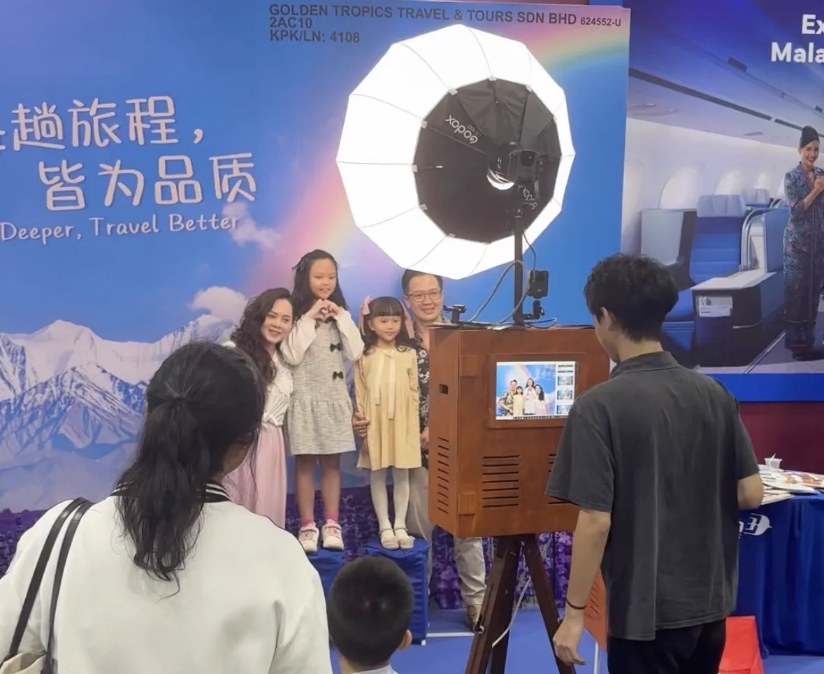 INFIBOOTH 在活动现场服务来宾